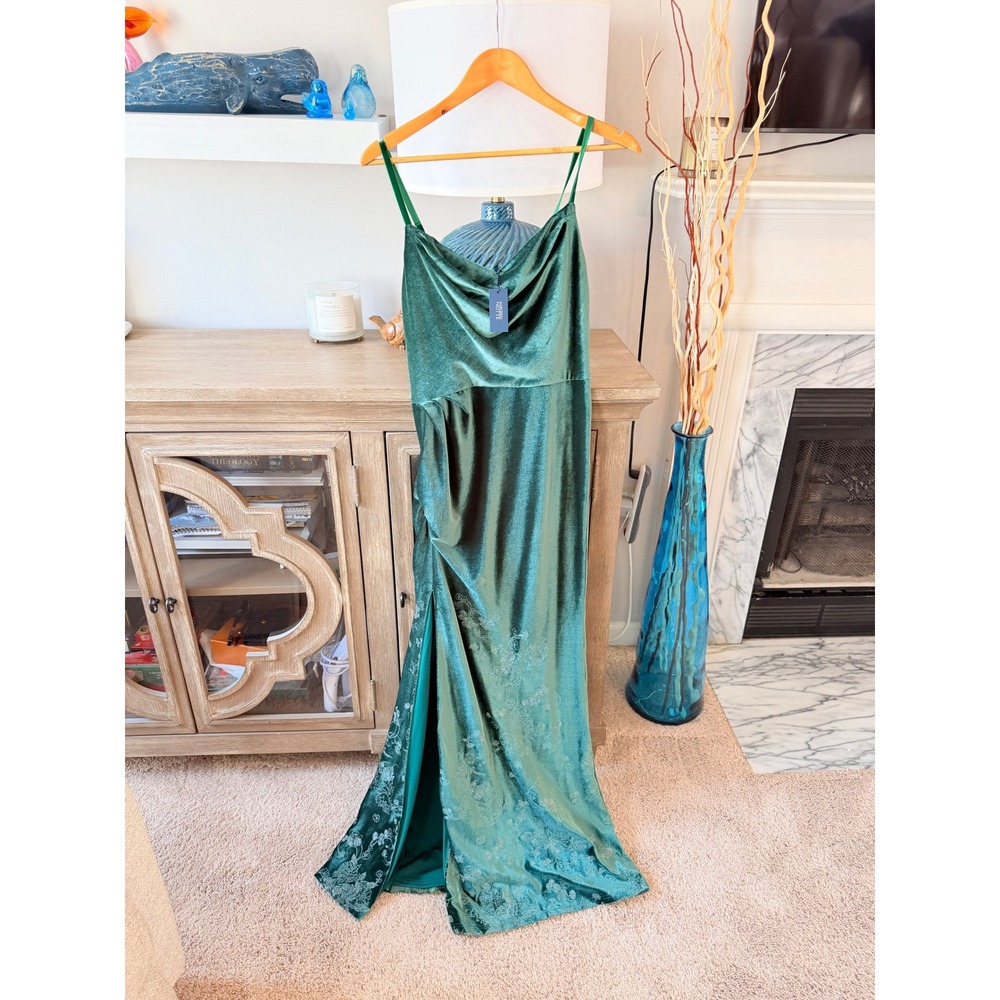 Marchesa Notte Cowl-Neck Embroidered Velvet Gown in Sage‎ Green Size 4